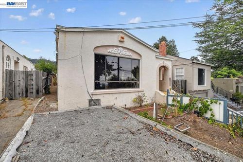 3148 California St, Oakland, CA, 94602-3910 | Card Image