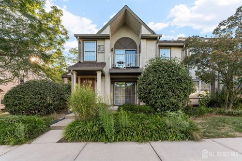 1905 Commons At Kingswood Dr, East Brunswick, NJ, 08816-5224 | Card Image