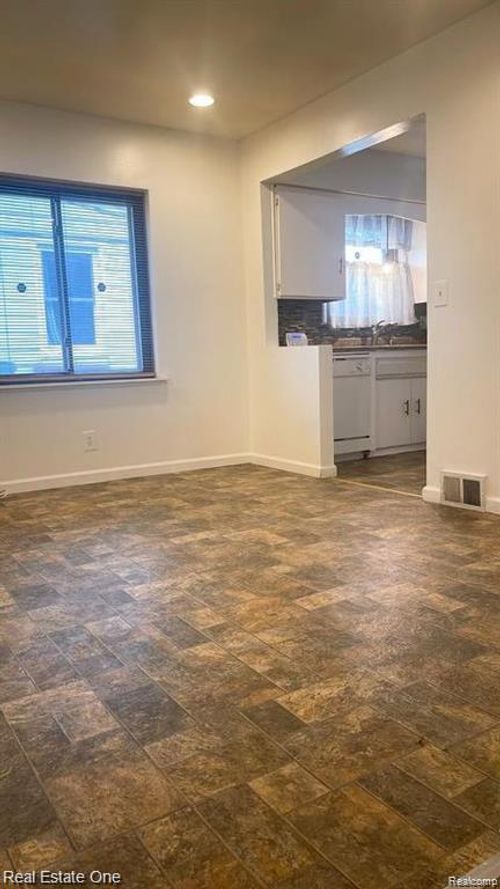 17260 Cicotte Ave, Allen Park, MI, 48101-3119 | Card Image