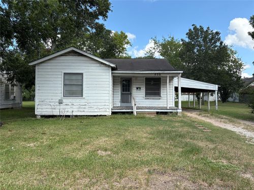 406 Omega St, El Campo, TX, 77437-3340 | Card Image