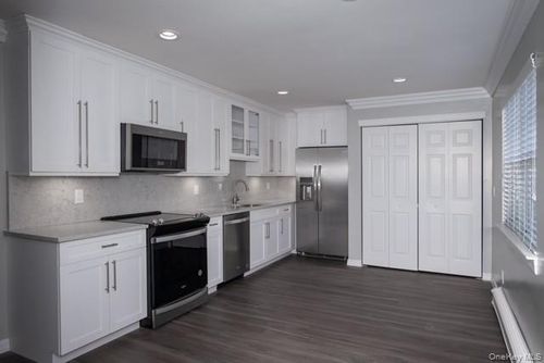 148-148 Cassa Loop, Holtsville, NY, 11742-2604 | Card Image