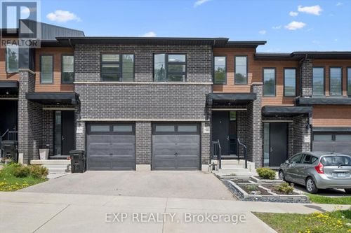907 Robert Ferrie Dr, Kitchener, ON, N2R0P2 | Card Image