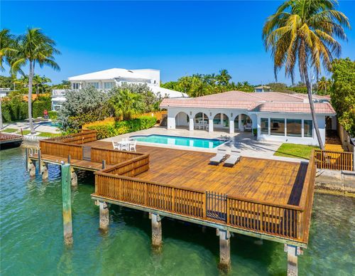 1690 Daytonia Rd, Miami Beach, FL, 33141-1733 | Card Image