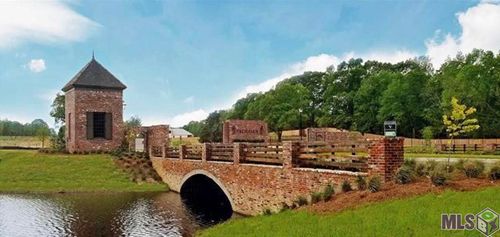 151 Valhalla Blvd, Baton Rouge, LA, 70810-3649 | Card Image