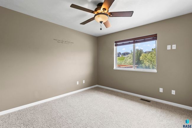 1313 W Creekside Dr, House other with 5 bedrooms, 3 bathrooms and null parking in Brandon SD | Image 15
