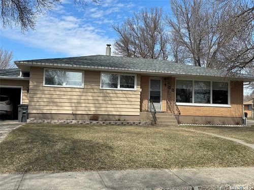 400 Gallaway St, Estevan, SK, S4A0A9 | Card Image