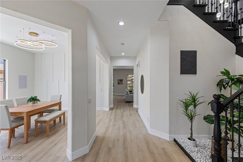 17 Winding Rd, Henderson, NV, 89052-6657 | Card Image