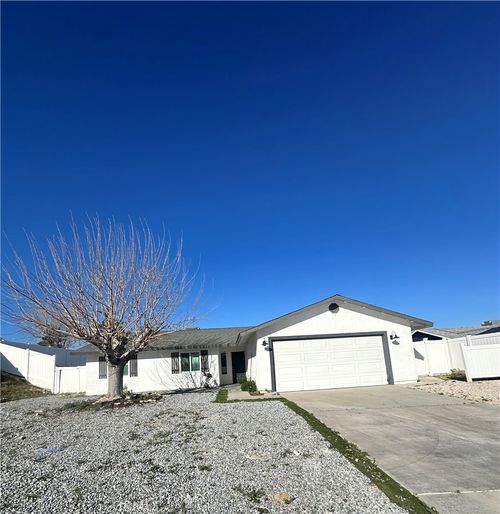 12790 Desert Creek Cir, Victorville, CA, 92395-8900 | Card Image