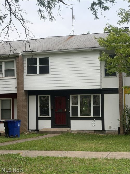 9409 Manor Ave, Cleveland, OH, 44104-4725 | Card Image