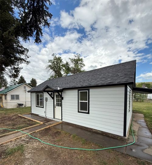 552 E Hunter Rd, Sand Coulee, MT, 59472-9722 | Card Image