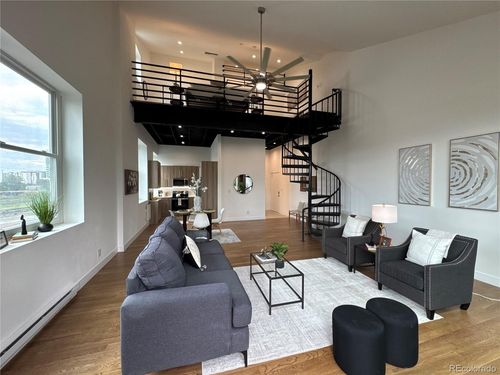 204-3309 Blake St, Denver, CO, 80205-2459 | Card Image
