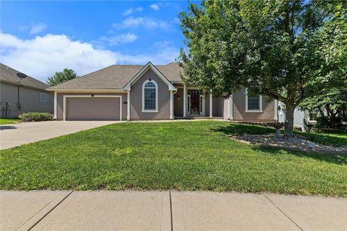 2113 Bradford Pl, Excelsior Springs, MO, 64024-1679 | Card Image