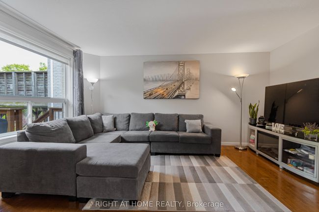 82 Rossmore Crt, House other with 3 bedrooms, 2 bathrooms and 2 parking in London ON | Image 22