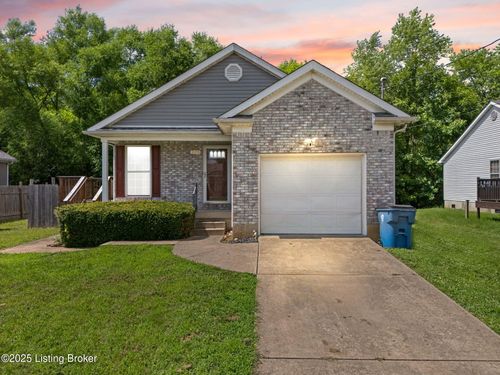 226 7th Ave, Shepherdsville, KY, 40165-6424 | Card Image