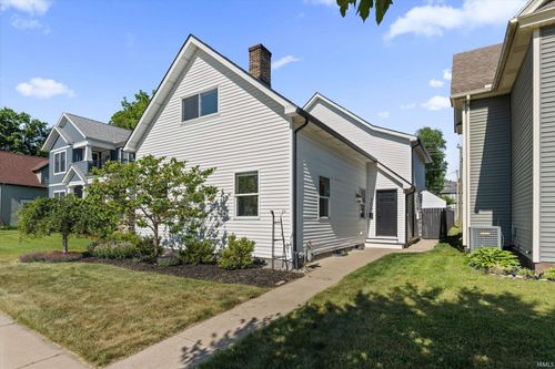706 N Hill St, South Bend, IN, 46617-1913 | Card Image