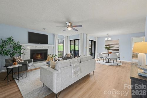 5866 Harris Grove Ln, Charlotte, NC, 28212-8332 | Card Image