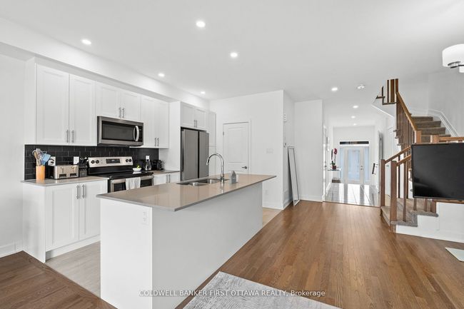 4010 Jockvale Rd, House attached with 3 bedrooms, 3 bathrooms and 1 parking in Nepean ON | Image 12
