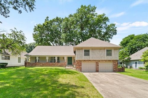 6350 Beverly Dr, Mission, KS, 66202-4236 | Card Image