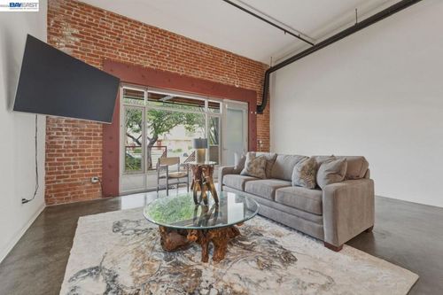594 Manzana Pl, San Jose, CA, 95112-7811 | Card Image