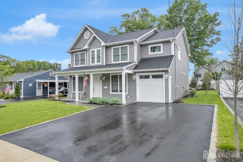 40 Cambridge Rd, Edison, NJ, 08817-3835 | Card Image