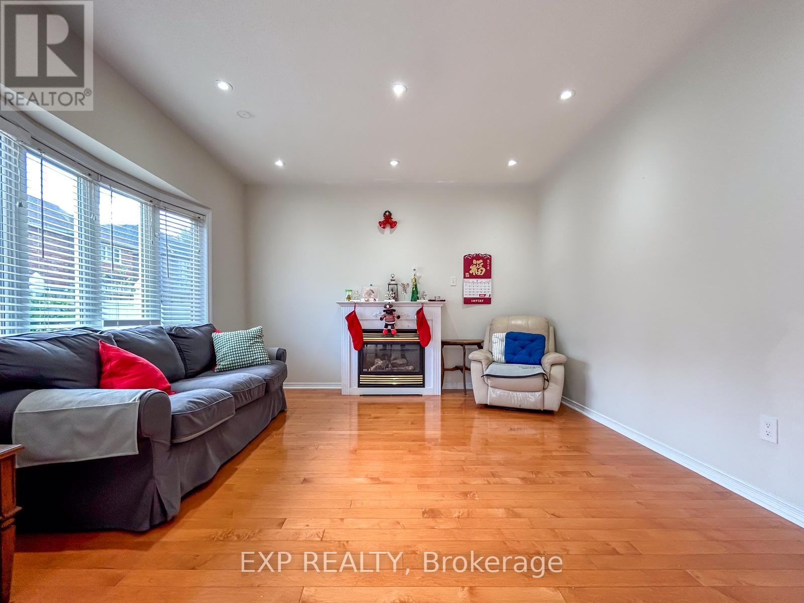 Residential Lease in Markham (Wismer) 5