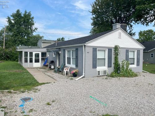 242 N Worthy Street, Marblehead, OH, 43440 | Card Image
