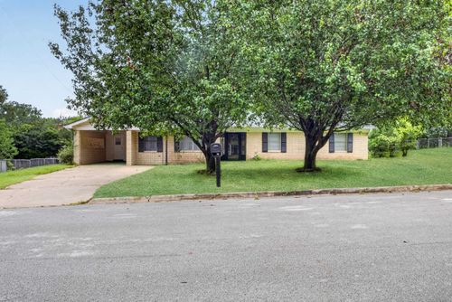 209 N Meadowbrook Dr, Overton, TX, 75684-1246 | Card Image