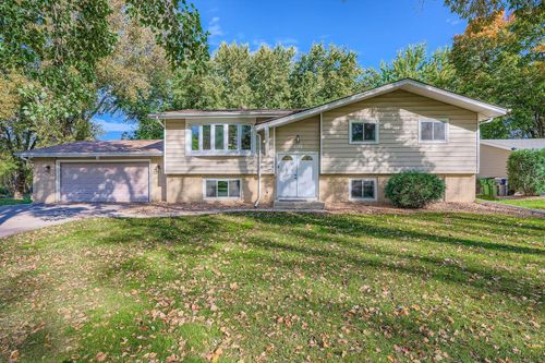 913 Harriet Ave, Shoreview, MN, 55126-8011 | Card Image