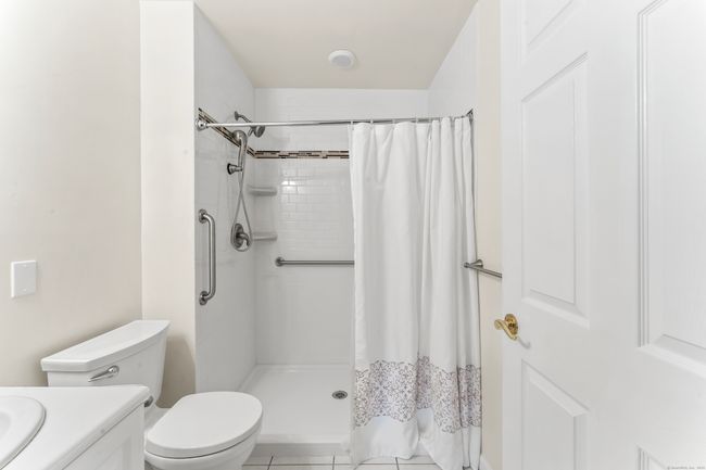 11 - 11 Saint George Pl, Condo with 2 bedrooms, 2 bathrooms and null parking in Sandy Hook CT | Image 27