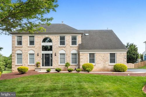 27 Rocking Horse Way, Southampton, PA, 18966-2563 | Card Image