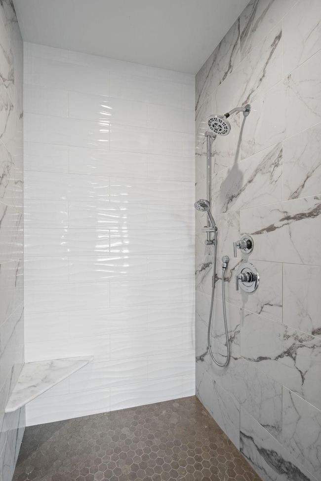 Primary bath | Image 31