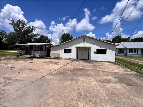 334 S Preston St, Marksville, LA, 71351-3038 | Card Image