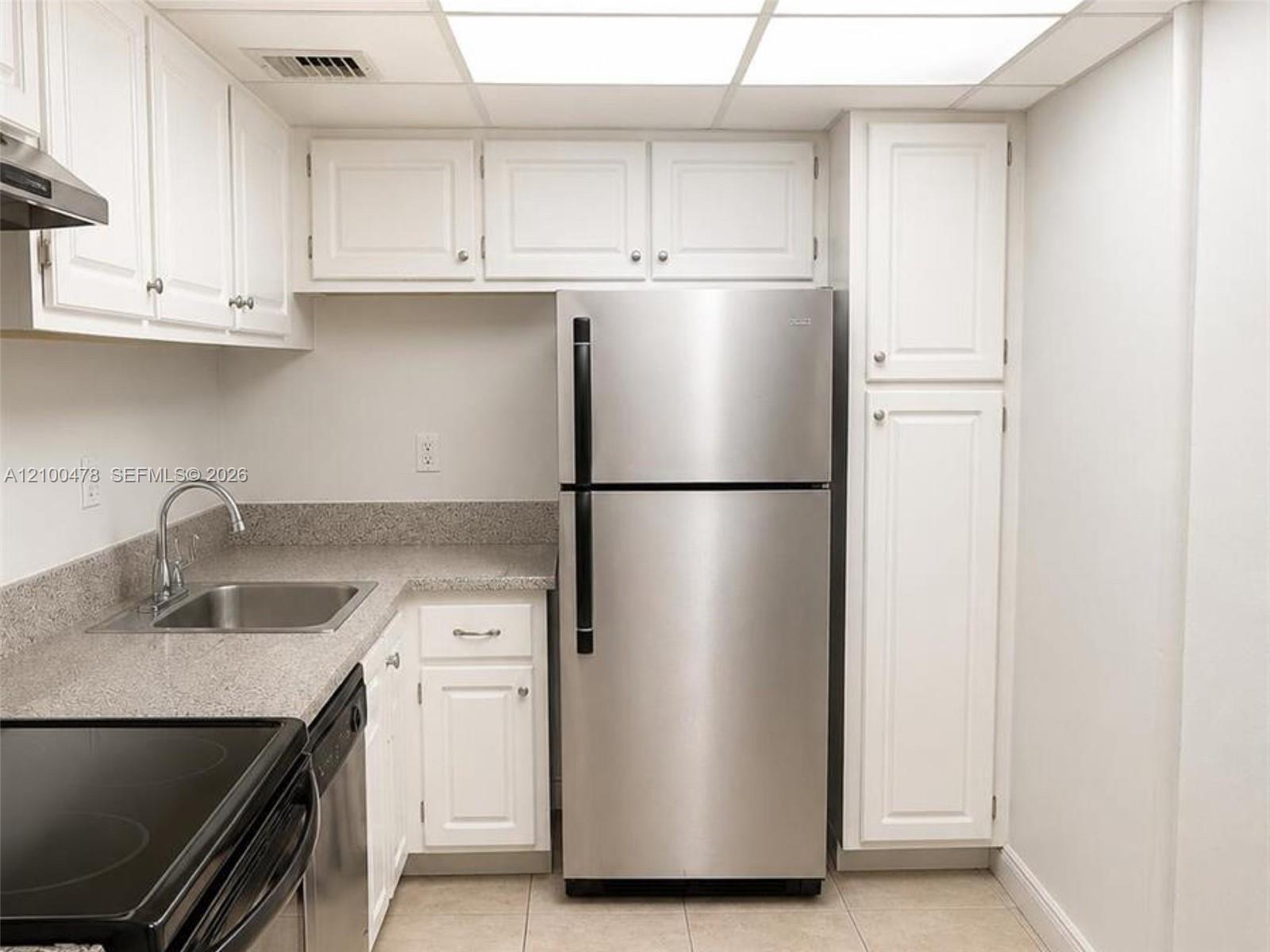 Residential Lease in North Miami 5