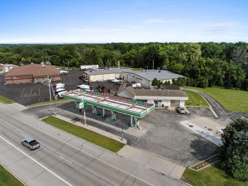 11931 W Janesville Road, Hales Corners, WI, 53130 | Card Image