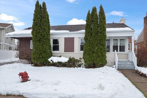 7241 N Mcvicker Ave, Chicago, IL, 60646-1258 | Card Image