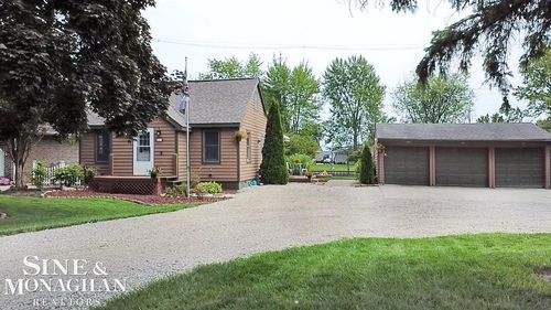 5575 River Rd, East China, MI, 48054-4181 | Card Image