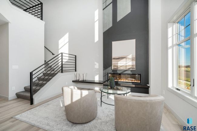 8613 W Shoreline Pl, Townhouse with 3 bedrooms, 3 bathrooms and null parking in Sioux Falls SD | Image 8