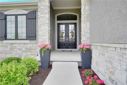 10715 W 142nd Ter, Overland Park, KS, 66221-8256 | Card Image