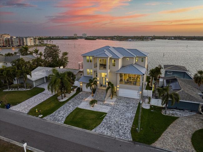 Beautiful one of a kind home! | Image 19
