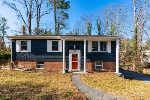1226 Pinebrook Cir, Hendersonville, NC, 28739-5146 | Card Image