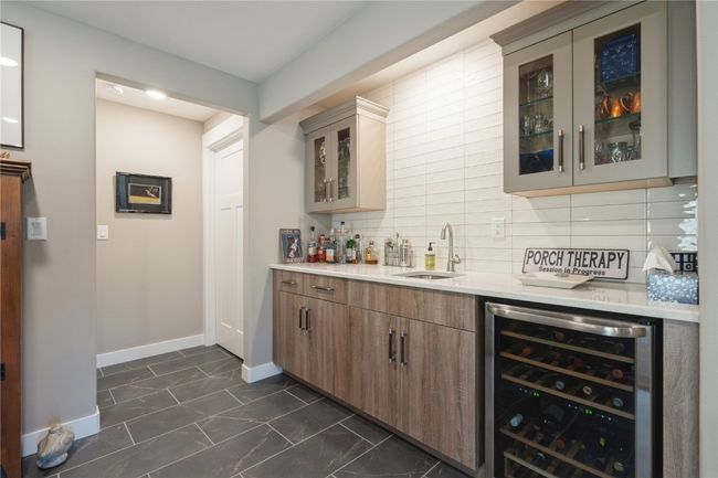 1333 Forest Ridge Ct Ne, Condo with 4 bedrooms, 3 bathrooms and null parking in Swisher IA | Image 17
