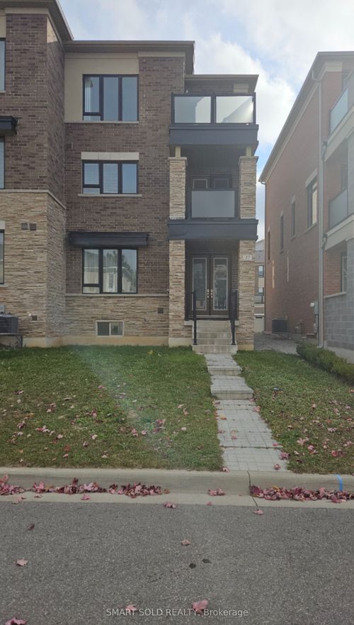 37 Sparks St, Aurora, ON, L4G0Z9 | Card Image