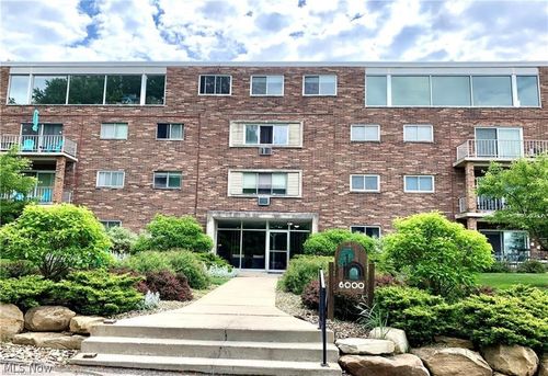 f-6000 Nob Hill Dr, Chagrin Falls, OH, 44022-3373 | Card Image