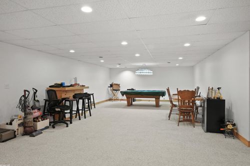 102 James Sq, Roscommon, MI, 48653-9076 | Card Image