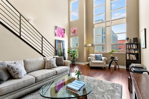 949 E Santa Ana Blvd, Santa Ana, CA, 92701-3920 | Card Image