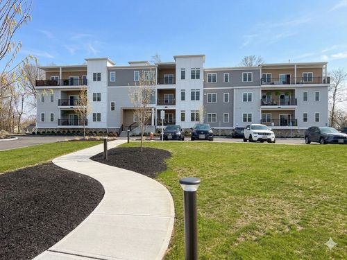 304-90 E Central St, Franklin, MA, 02038-1463 | Card Image