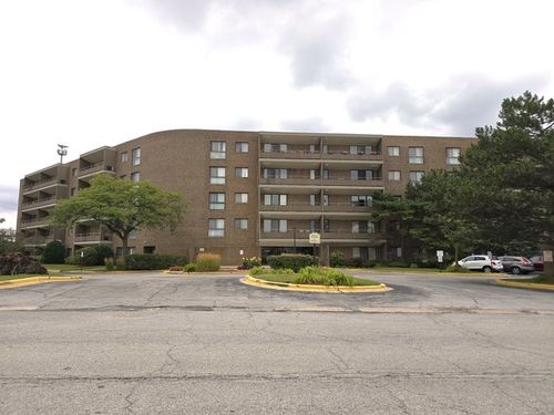 apt-110-7 E Carriageway Dr, Hazel Crest, IL, 60429-2020 | Card Image