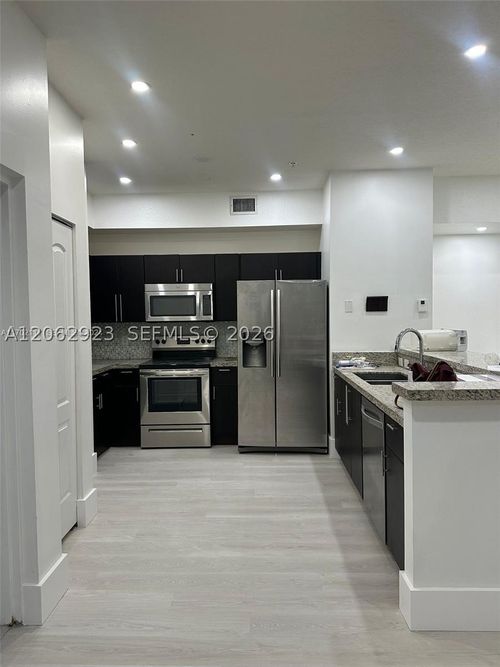 20710-7260 Nw 114th Ave, Doral, FL, 33178-5573 | Card Image