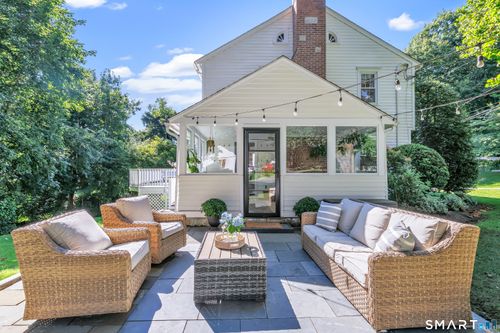 107 Benedict Ave, Fairfield, CT, 06825-1704 | Card Image