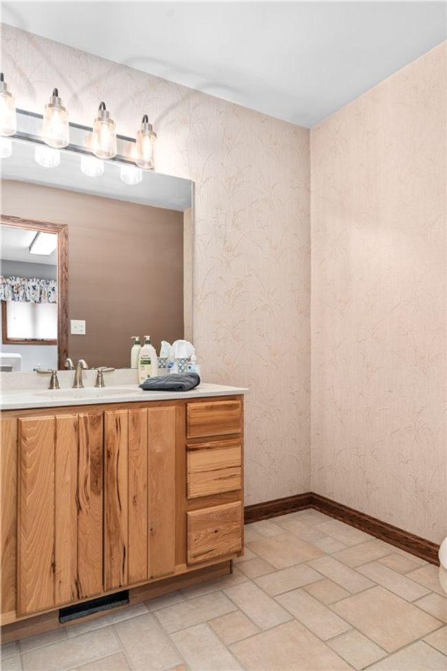 Half bath off the kitchen and laundry area | Image 17